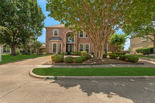 2327 Clearspring Drive N, Irving, TX 75063