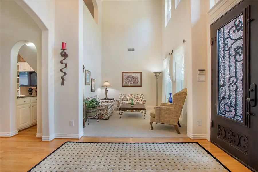 2327 Clearspring Drive N, Irving, TX 75063 - Image #3