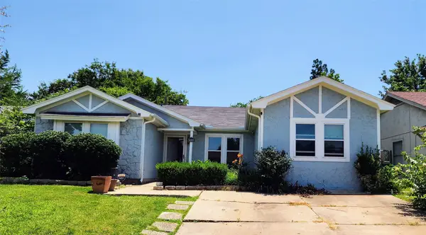 1718 Gentle Wind Drive, Arlington, TX 76018