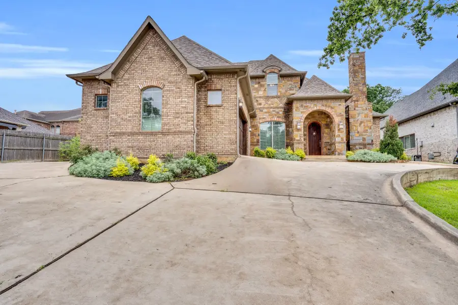 6801 Woodland Hills Drive, North Richland Hills, TX 76182 - Image #3