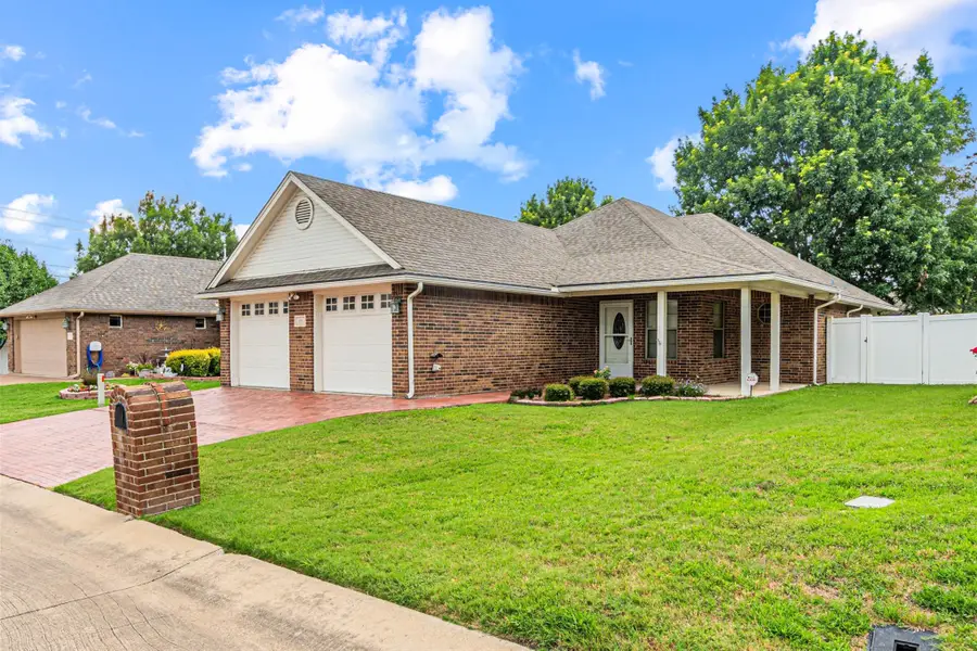 105 Sunglow Loop, Red Oak, TX 75154 - Image #2