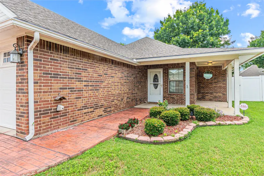 105 Sunglow Loop, Red Oak, TX 75154 - Image #3