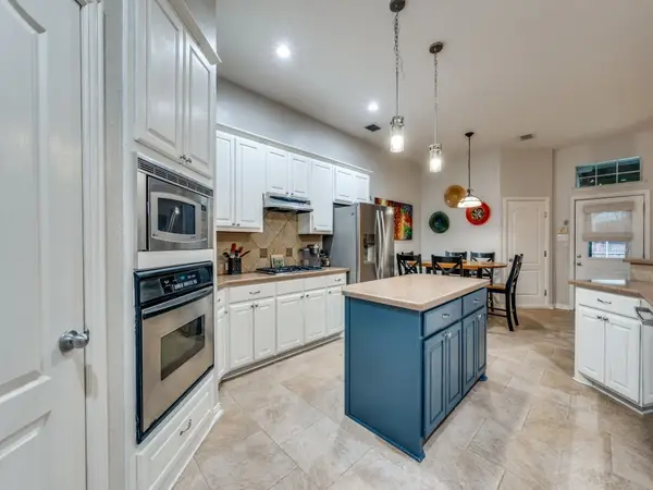 804 Sword Bridge Drive, Lewisville, TX 75056