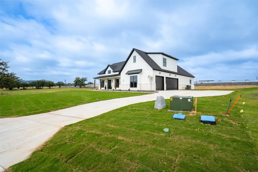 536 Helena Drive, Granbury, TX 76048 - Image #2