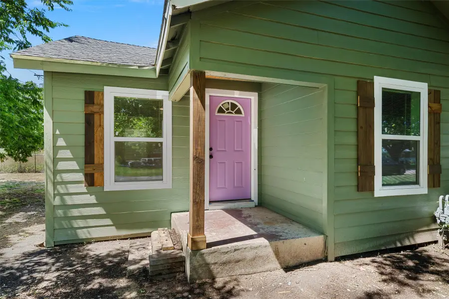 700 N Gresham Street, Marlin, TX 76661 - Image #2