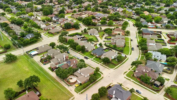 2036 Camelot Drive, Lewisville, TX 75067