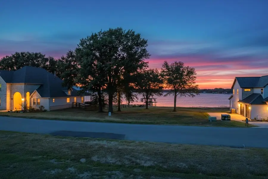32 Shoreline Drive, Cedar Creek Lake, TX 75143 - Image #2