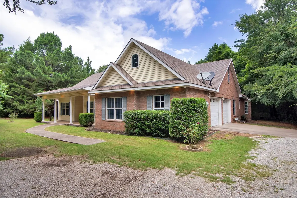 2255 Davy Ln, Denison, TX 75020 - Image #1