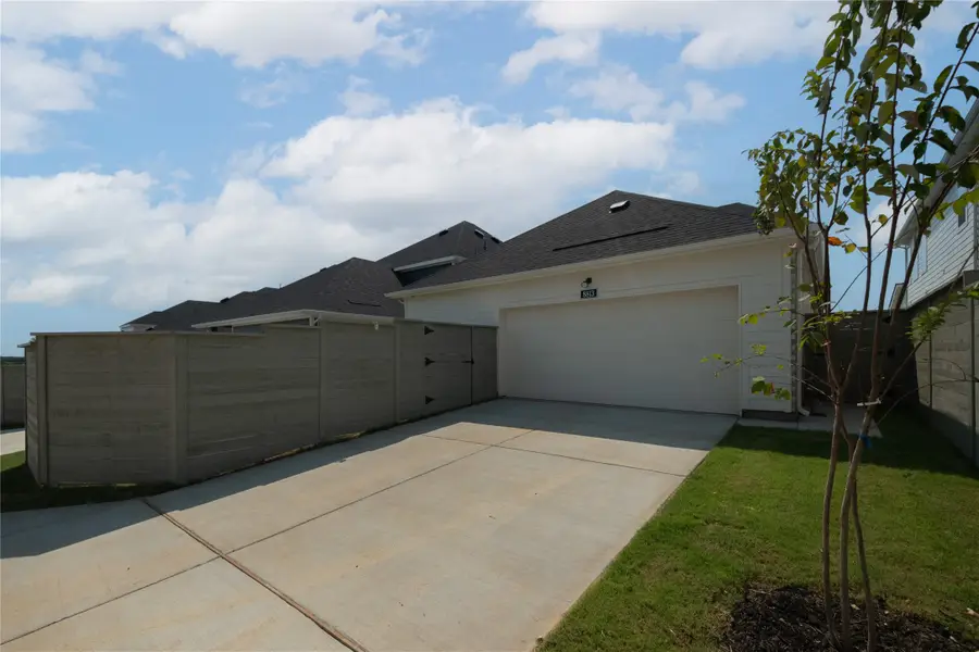8813 Acorn Avenue, Justin, TX 76247 - Image #3