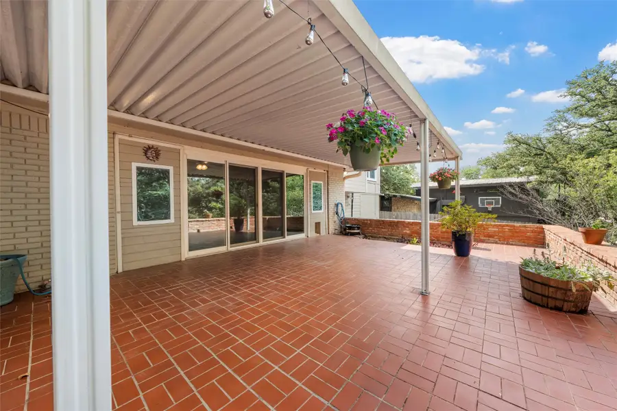 2225 Wooded Acres Drive, Waco, TX 76710 - Image #2