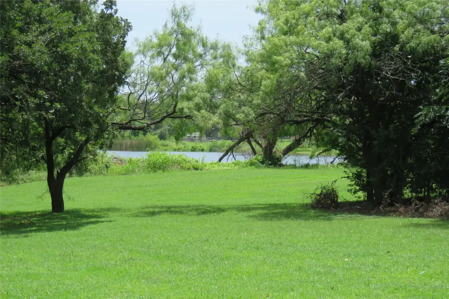 306 Country Club Drive, Joshua, TX 76058 - Image #2