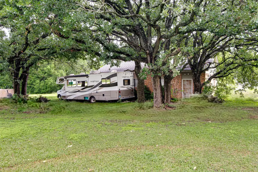 306 Country Club Drive, Joshua, TX 76058 - Image #3