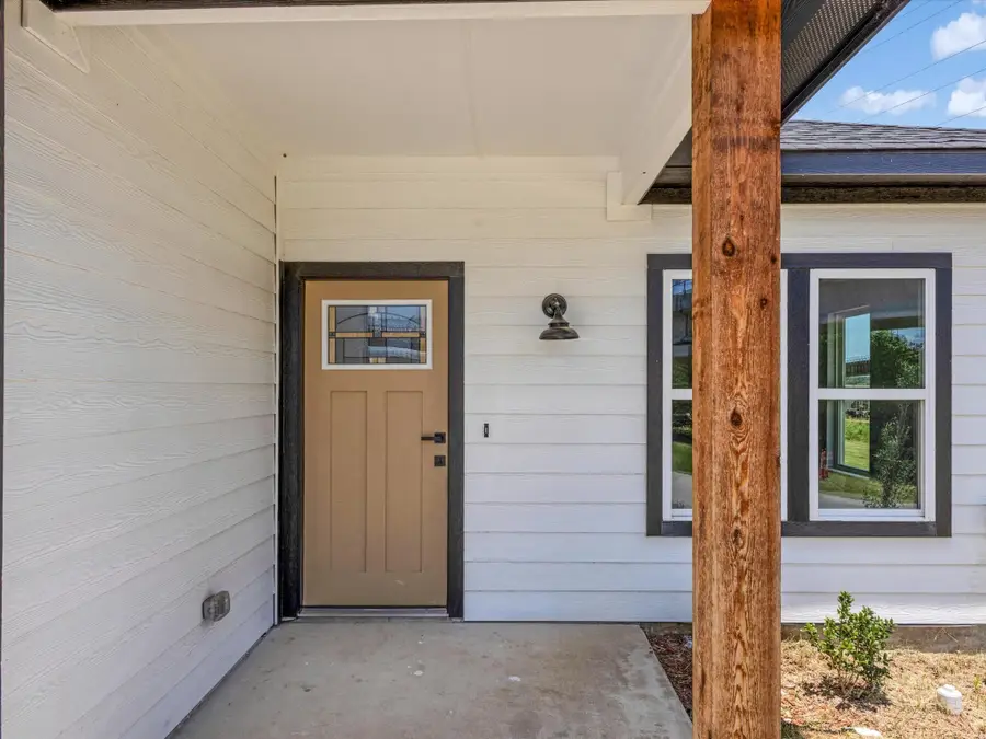 1609 E Bluff Street, Fort Worth, TX 76102 - Image #3