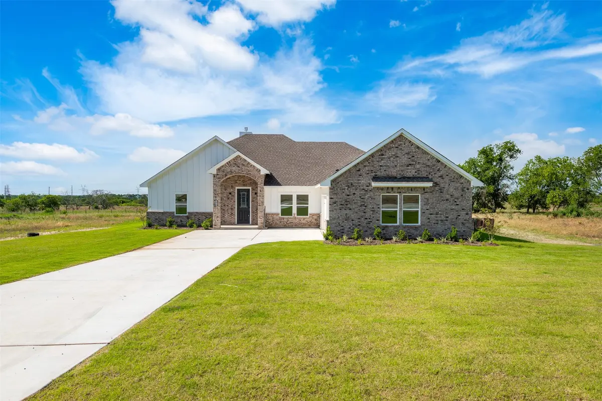 1020 Don Eve Court, Azle, TX 76020 - Image #1