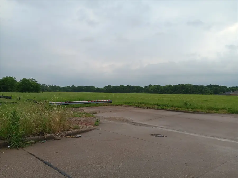 1400 W Wintergreen Road, Lancaster, TX 75134 - Image #2