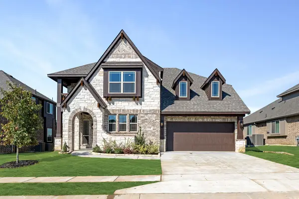 221 Comanche Trail, Alvarado, TX 76009