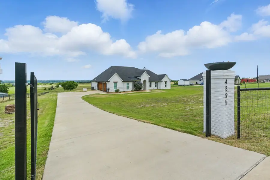 4895 Upper Denton Road, Weatherford, TX 76085 - Image #2