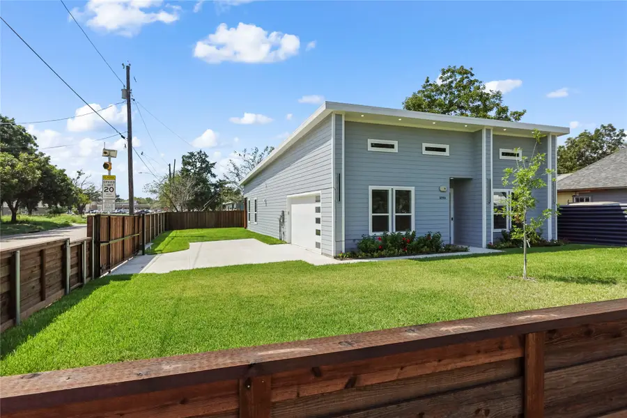 10916 Cade Road, Dallas, TX 75217 - Image #3