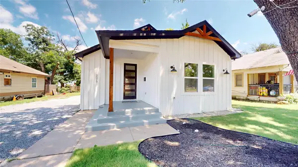 226 SW 4th Street, Grand Prairie, TX 75051