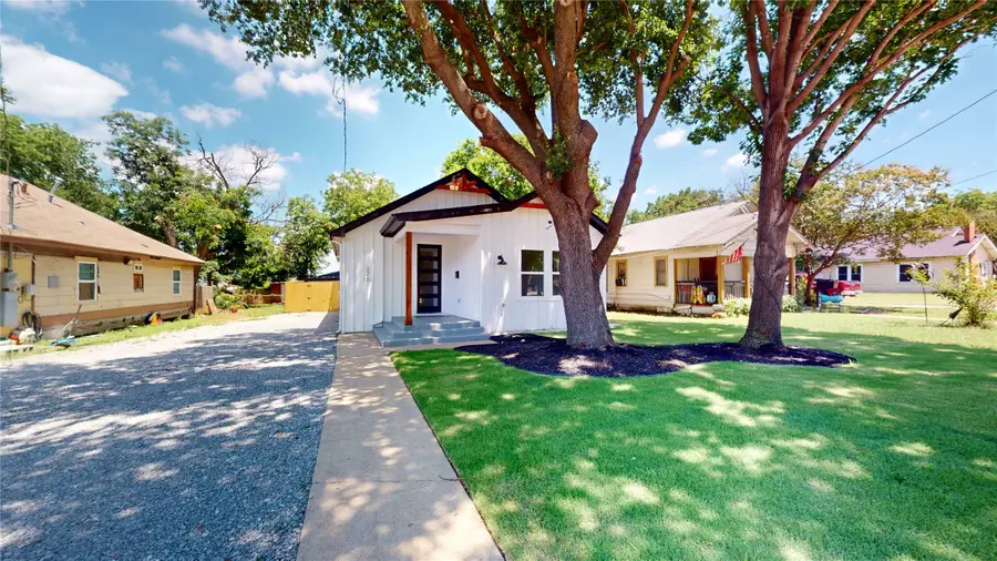 226 SW 4th Street, Grand Prairie, TX 75051 - Image #2