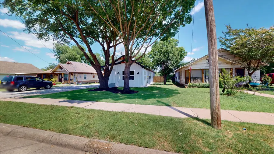 226 SW 4th Street, Grand Prairie, TX 75051 - Image #3