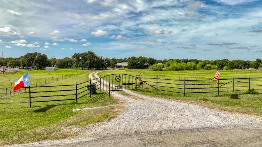 5288 Bennett Road, Millsap, TX 76066 - Image #2