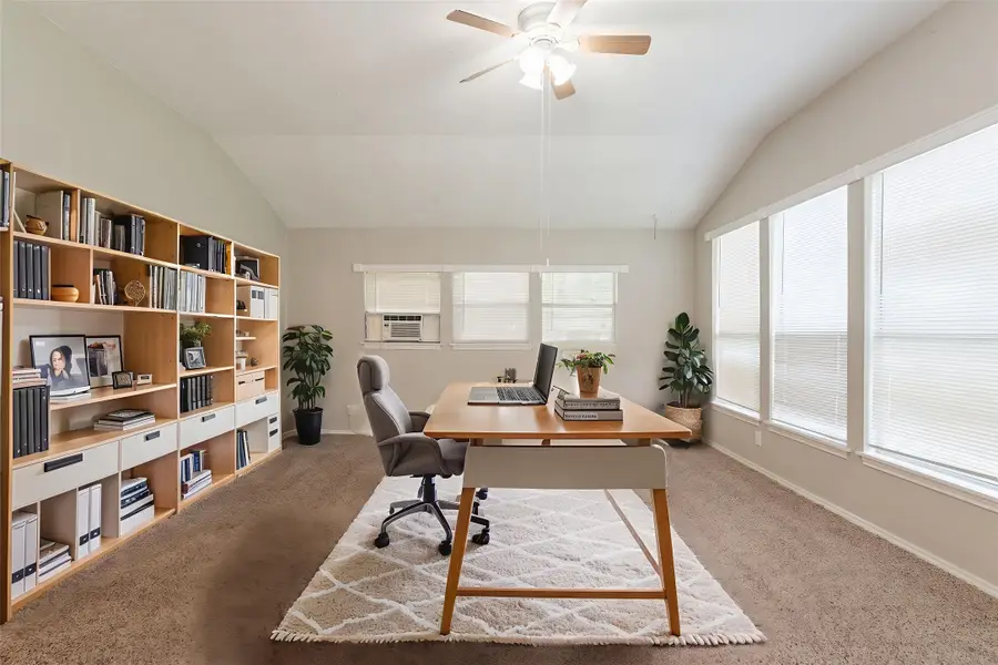 5905 Wheaton Drive, Fort Worth, TX 76133 - Image #3