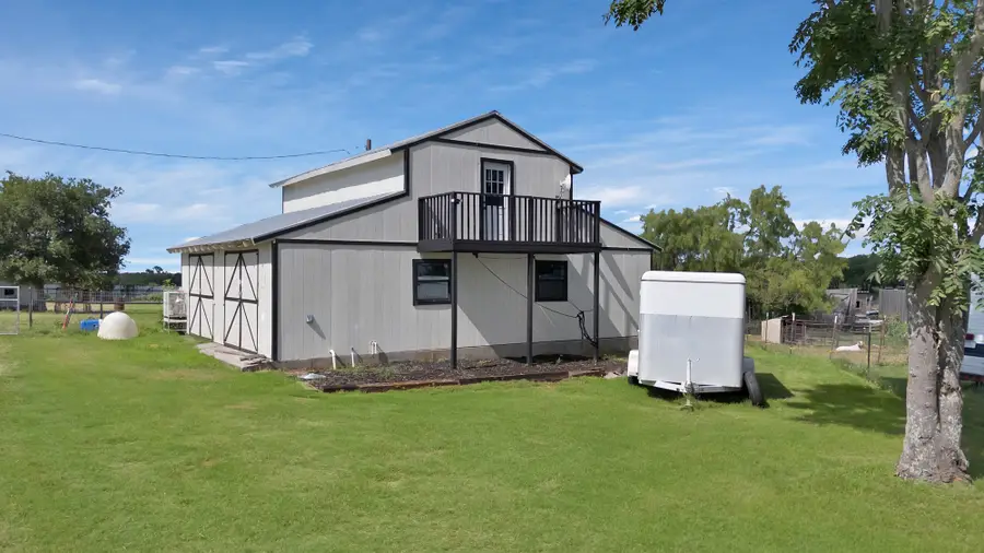 1025 Summit Drive, Springtown, TX 76082 - Image #2