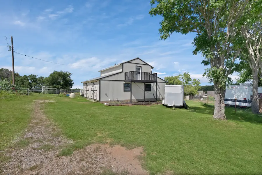 1025 Summit Drive, Springtown, TX 76082 - Image #3