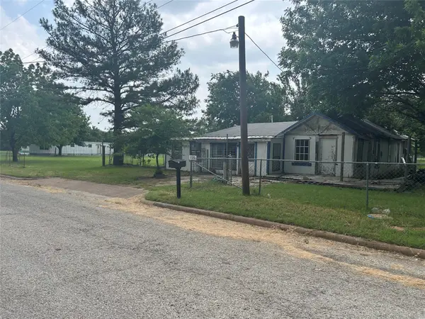 209 W Church, Olney, TX 76374