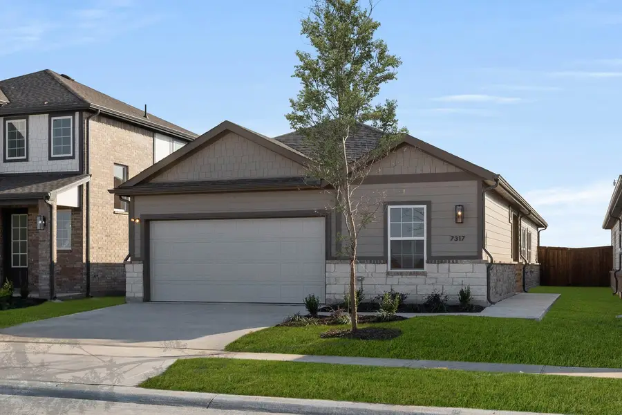 7317 Autumn Hill Drive, Larue Poynor, TX 76249 - Image #2