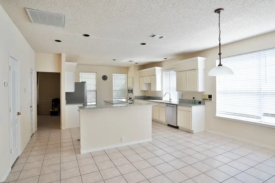 1408 Yellowstone Lane, Carrollton, TX 75006 - Image #3