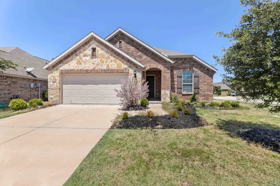 1033 Water Garden Circle, Little Elm, TX 75068 - Image #2