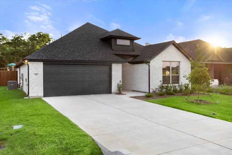 707 Escovedo Drive, Italy, TX 76651 - Image #3