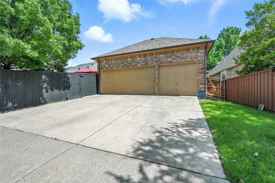 1717 E Branch Hollow Drive, Carrollton, TX 75007 - Image #2