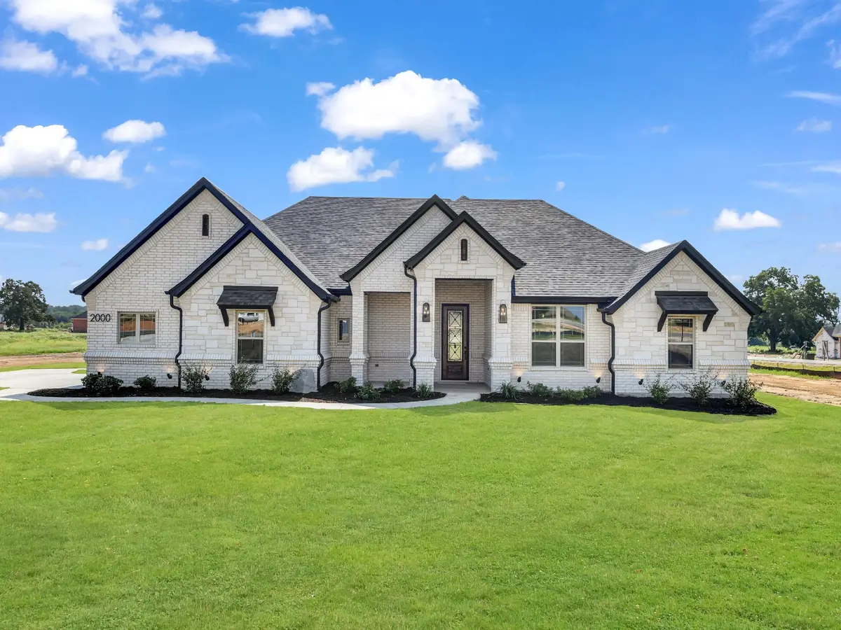 2000 Forest Bridge Drive, Azle, TX 76020 - Image #1