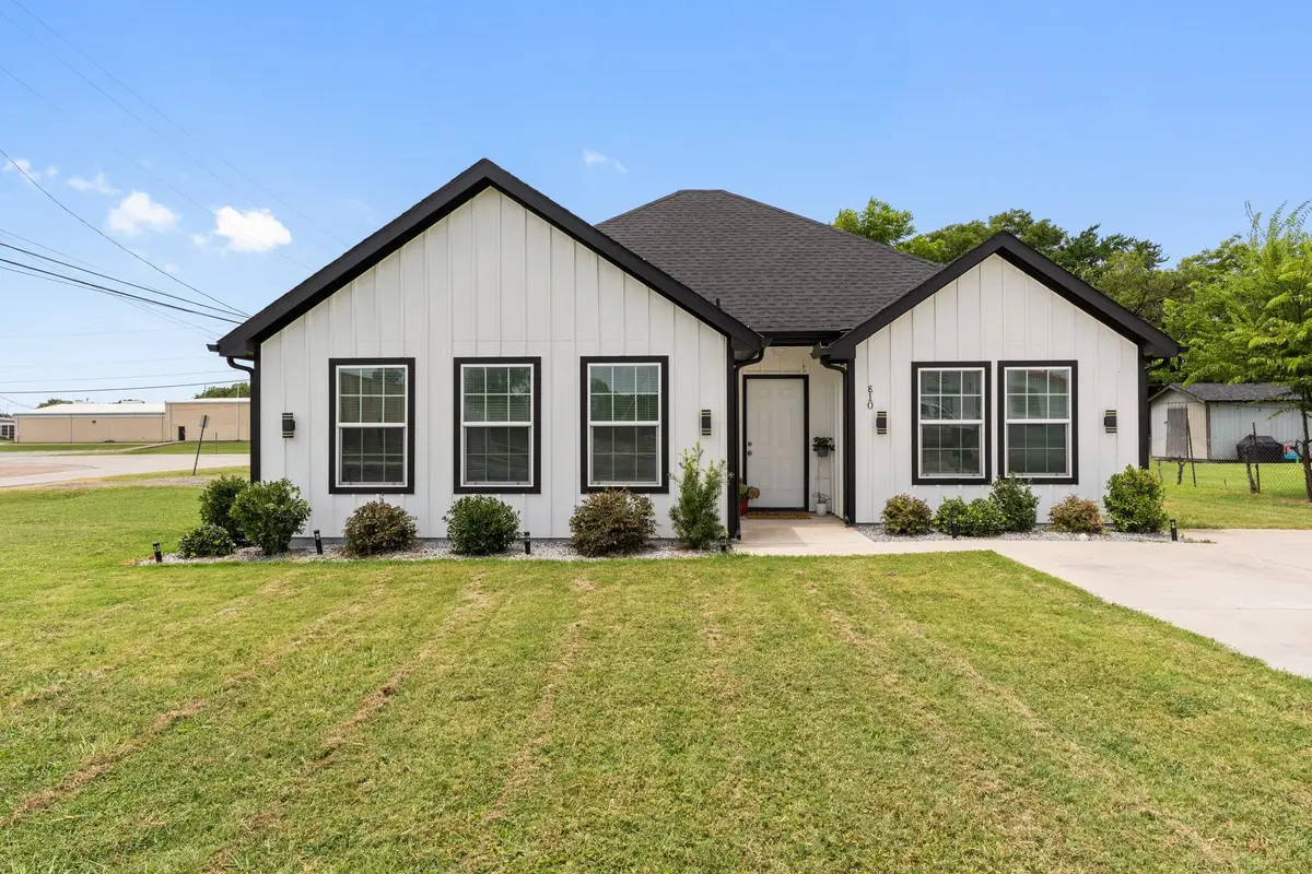 810 S Main Street, Kemp, TX 75143 - #1