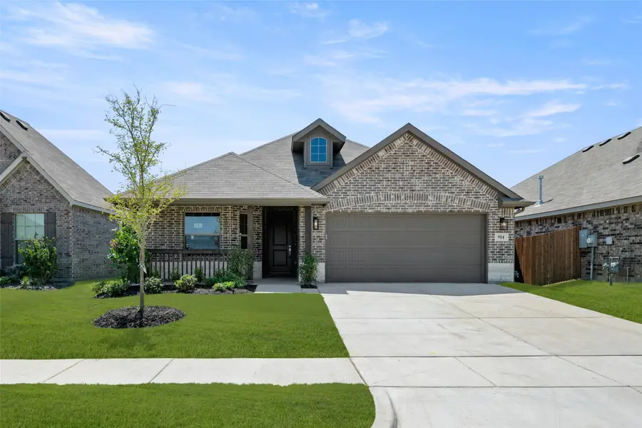 914 Madeline Lane, Cleburne, TX 76033 - Image #2