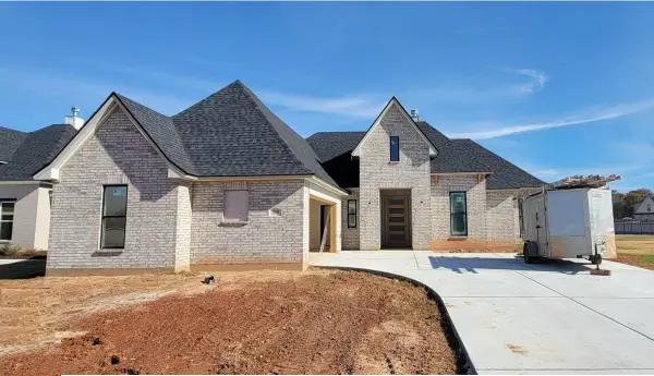 919 Chisolm Trail, Bossier City, LA 71111