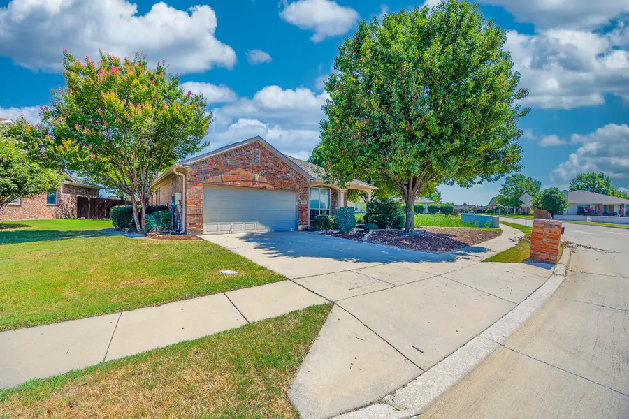 424 Baverton Lane, Fort Worth, TX 76052 - Image #3