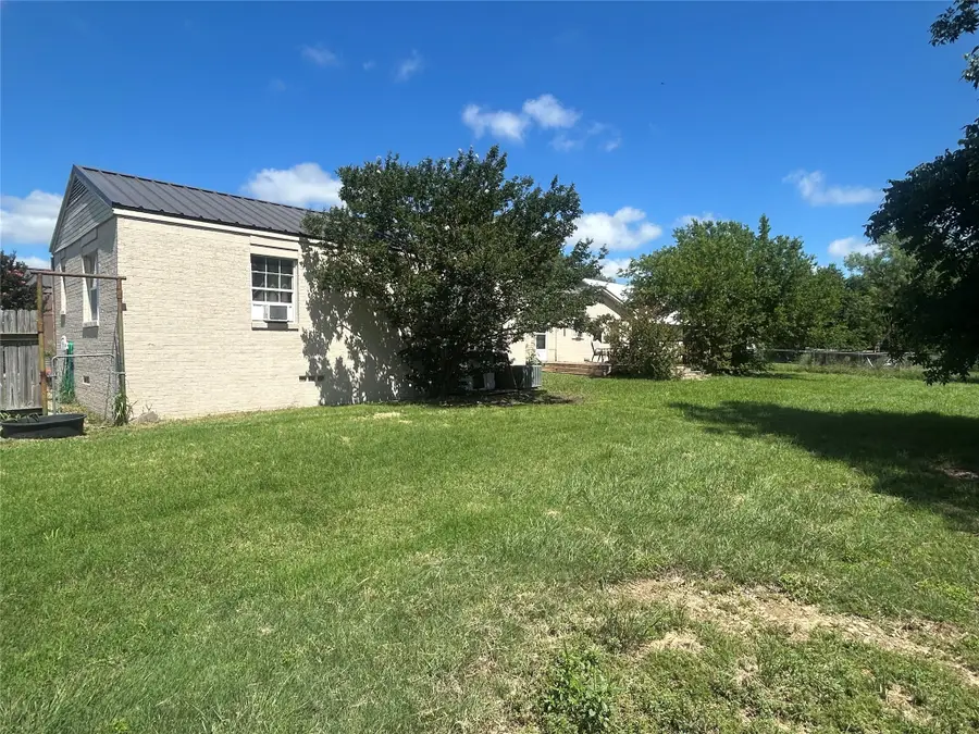 408 South Street, Throckmorton, TX 76483 - Image #2