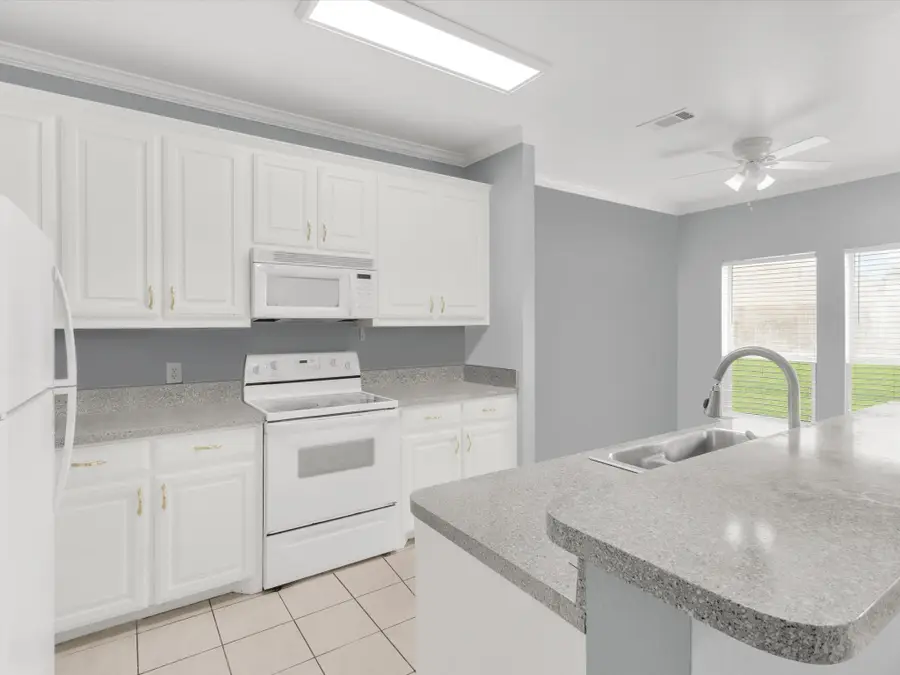 5813 Blackmon Court, Fort Worth, TX 76137 - Image #3