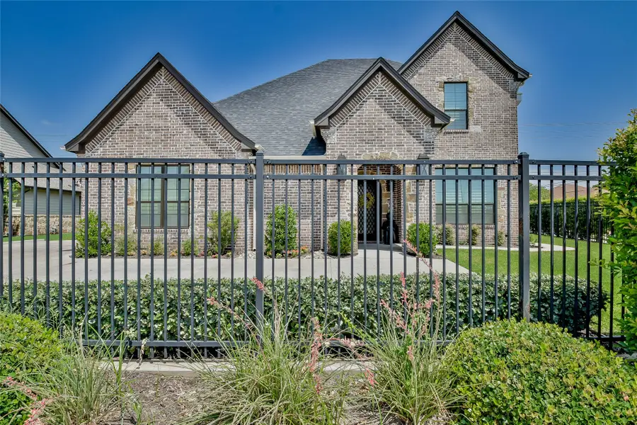 1001 Quarry Court, Granbury, TX 76048 - Image #2