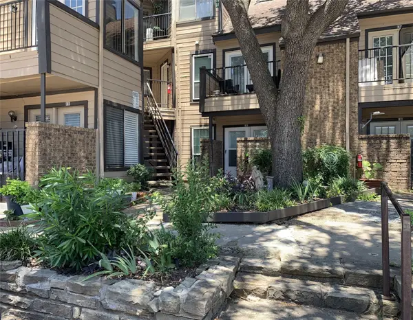 9803 Walnut Street #107, Dallas, TX 75243