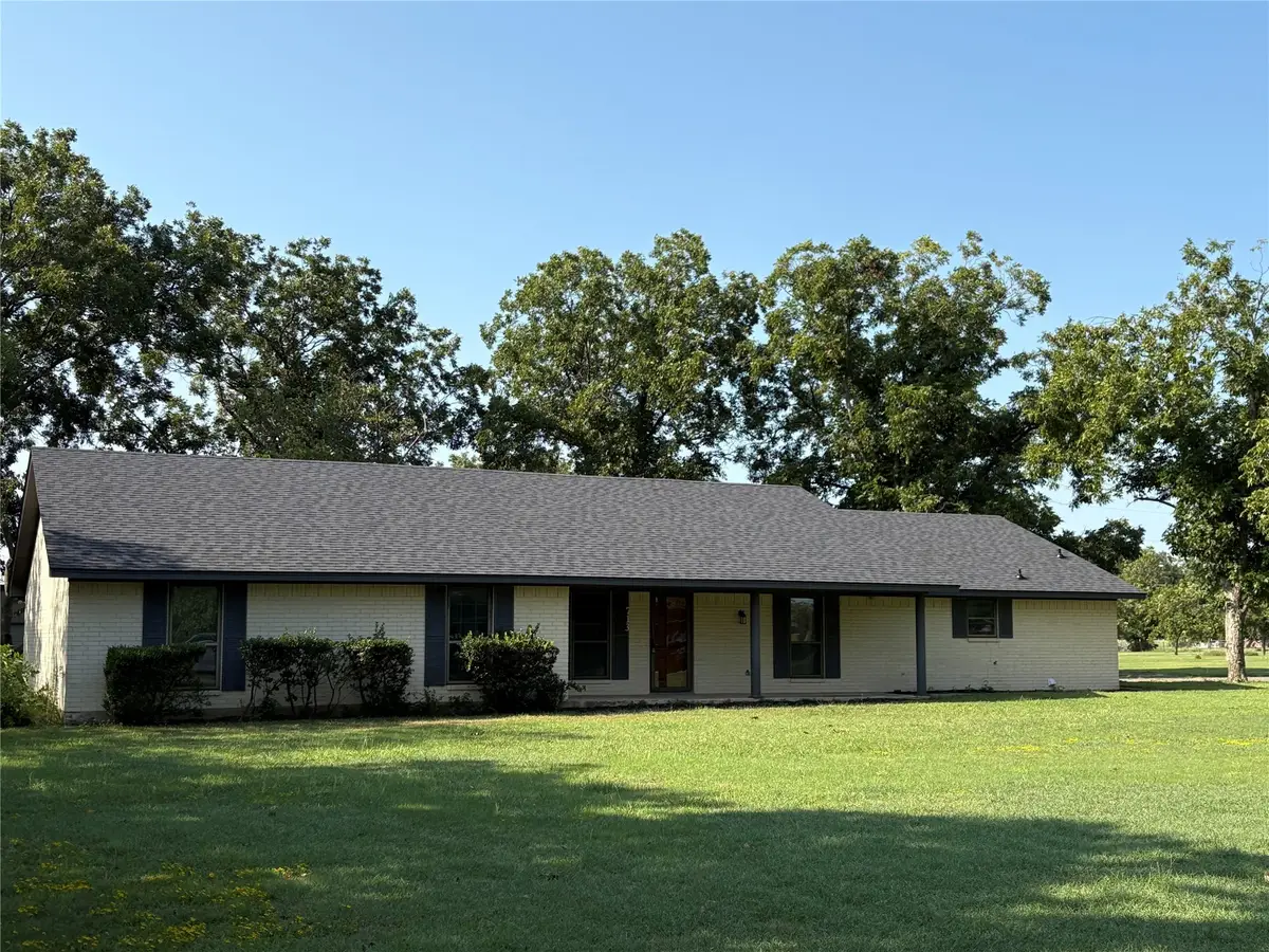 713 E Peel Street, Pilot Point, TX 76258 - Image #1