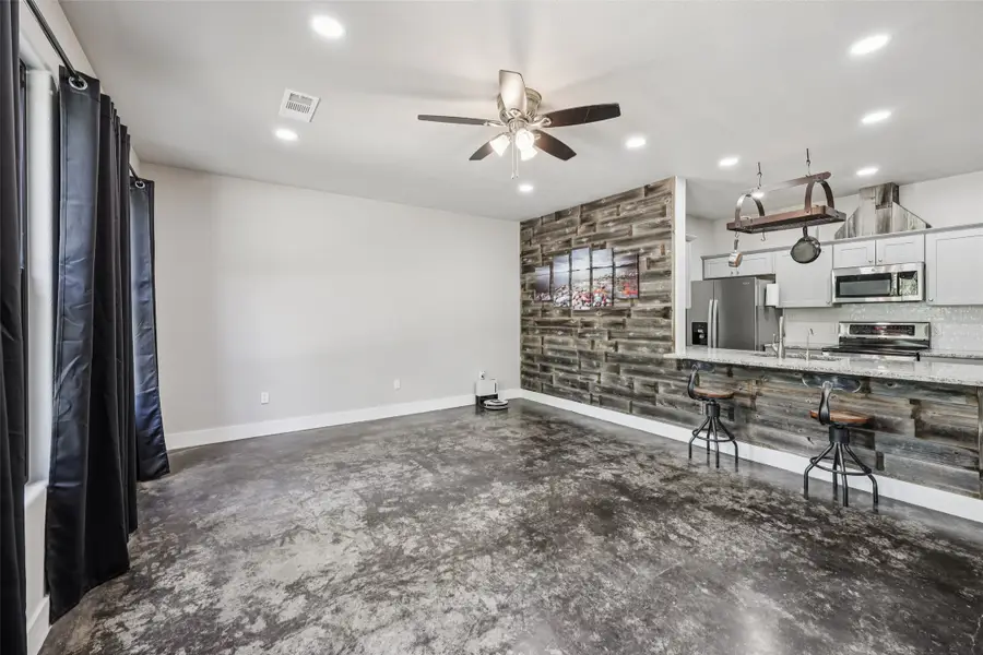 157 Wild Oaks Drive, Boyd, TX 76023 - Image #3