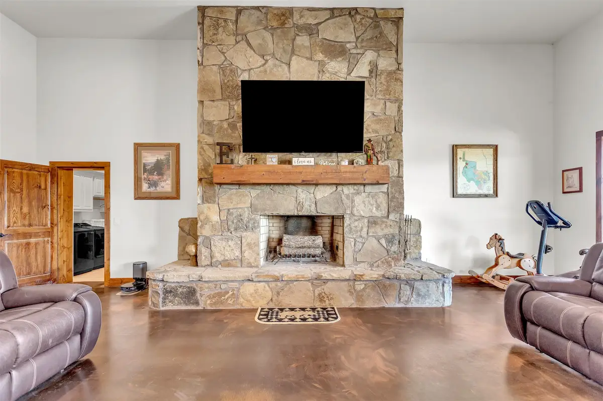 13831 Friendship Road, Pilot Point, TX 76258 - Image #1