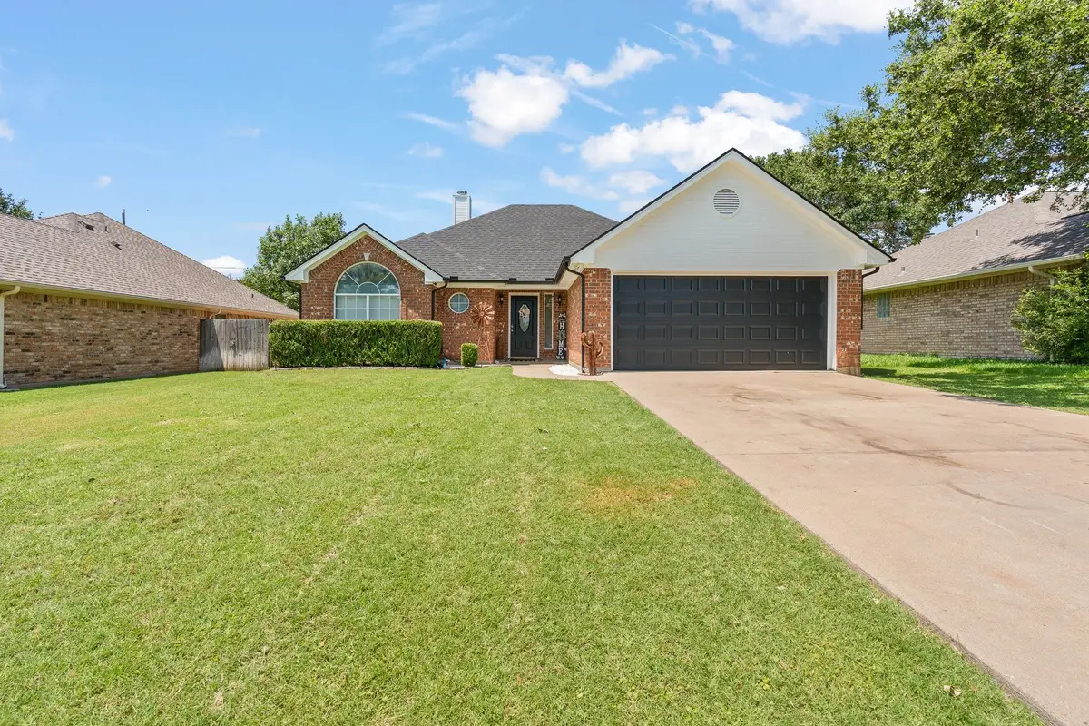 1404 Hyde Park Boulevard, Cleburne, TX 76033 - Image #1