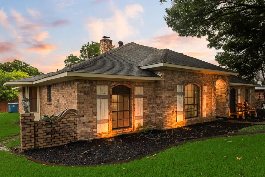 3302 Oxford Drive, Rowlett, TX 75088 - Image #2