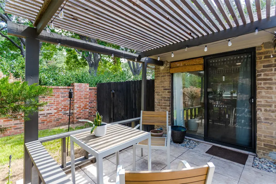 14902 Le Grande Drive, Addison, TX 75001 - Image #3